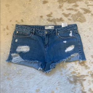 Denim distressed shorts